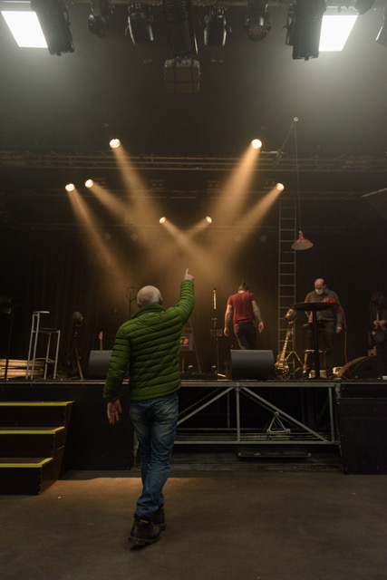 Franck Bourget avec la mise-en-place d'un concert